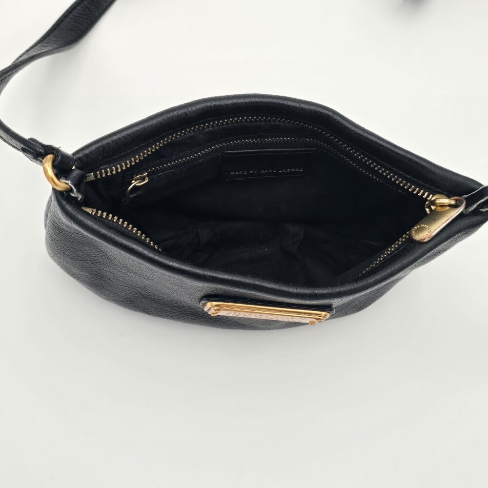 Marc Jacobs New York Crossbody Purse Handbag Black Leather Small Gold Hardware - Picture 5 of 10